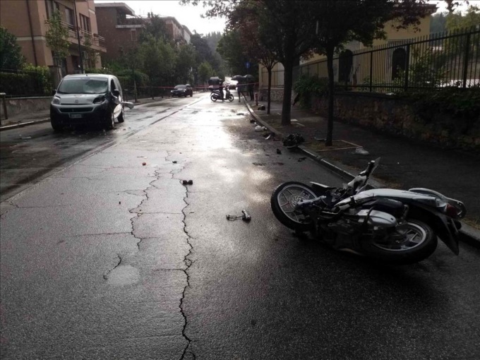 18enne morto dopo l’incidente in sella al suo motociclo