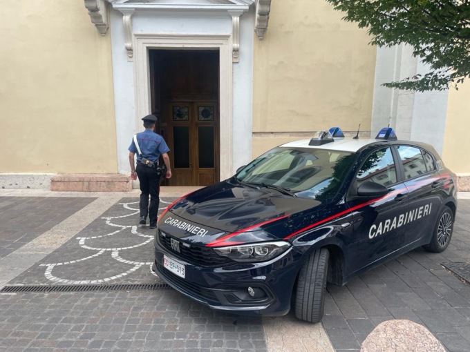 Tenta il “colpo” da 38 euro ma gli va male: “Lupin” di Grezzana beccato a rubare le offerte in chiesa