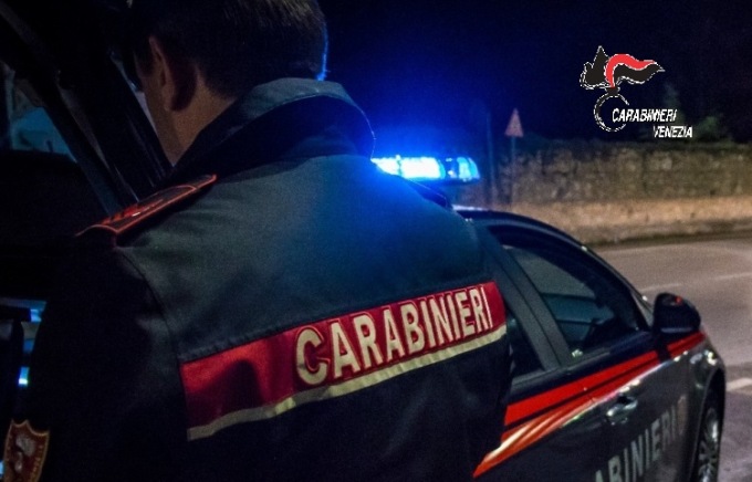 19enne arrestato per spaccio di stupefacenti: scoperto con hashish e denaro in casa