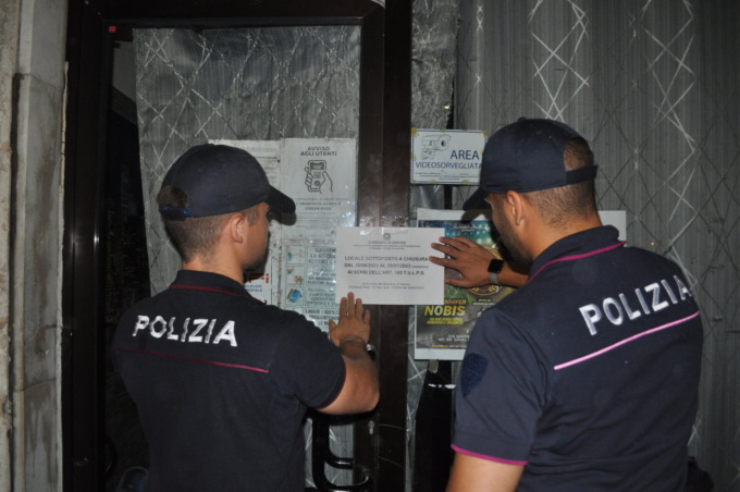 Era ritrovo abituale di pregiudicati e spacciatori: il Bar New Generation resterà chiuso per un mese