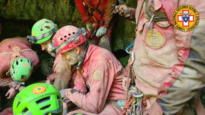 Speleologa bloccata in una grotta: salvata dai soccorritori veronesi