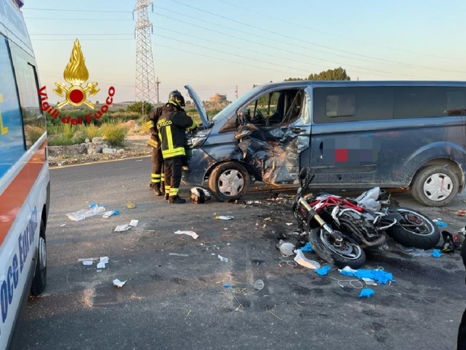 Furgone centra una moto a San Bonifacio: morto un 23enne