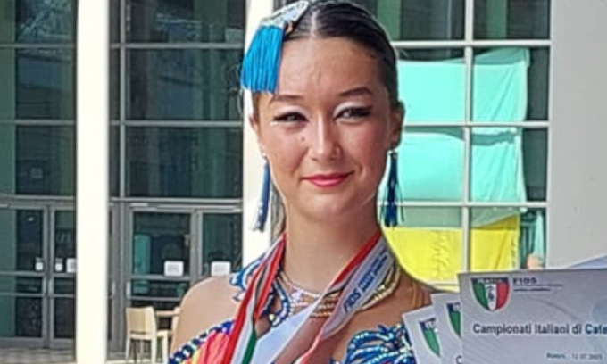 Travolta da un’auto in sella allo scooter guidato dal fratello: morta la campionessa di danza Noemi Lonardi