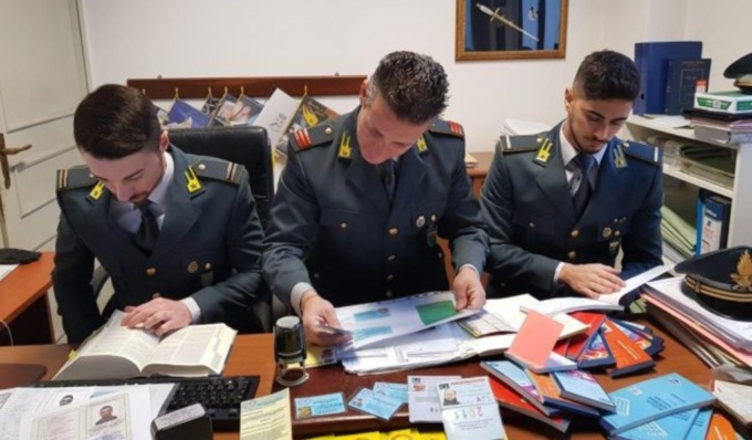 Scoperta banca clandestina gestita da cittadini cinesi a Verona, sequestrati 250mila euro