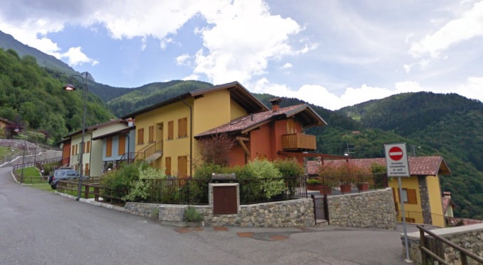 85enne in vacanza con la figlia nel Bresciano si allontana e sparisce nel nulla: ritrovata nove giorni dopo senza vita