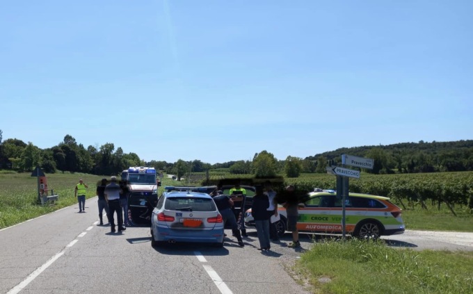 Tragico incidente a Valeggio sul Mincio: un morto nello scontro tra un’auto e una moto 