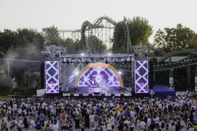 Capodanno di fine estate a Gardaland: luci, effetti speciali e la musica dei Planet Funk