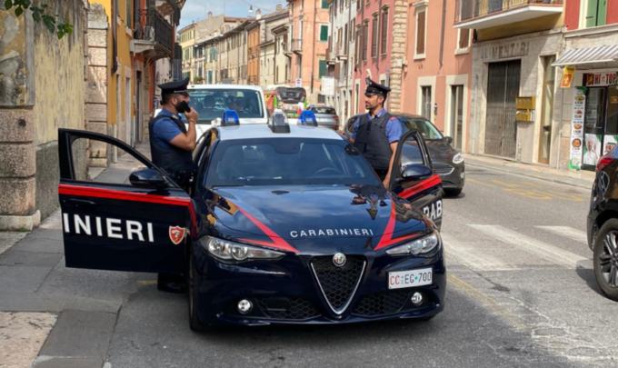 Ricatta per un mese intero un conoscente sul posto di lavoro: “Dammi i soldi o ti ammazzo di botte”