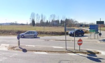 Incidente tra auto e scooter a Castelnuovo, tre feriti: uno è molto grave