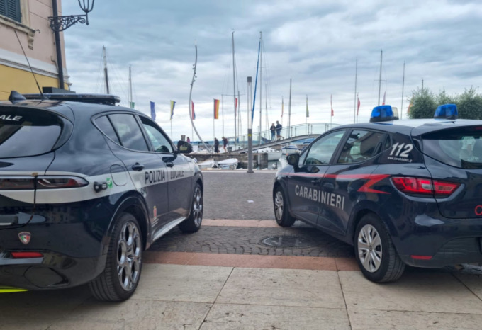 37enne ubriaca molesta i clienti di un bar e poi morde gli agenti della Polizia locale