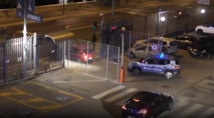 Ultras dell’Hellas spacciatori al Bentegodi, maxi operazione: 14 tifosi nei guai, un bar coinvolto