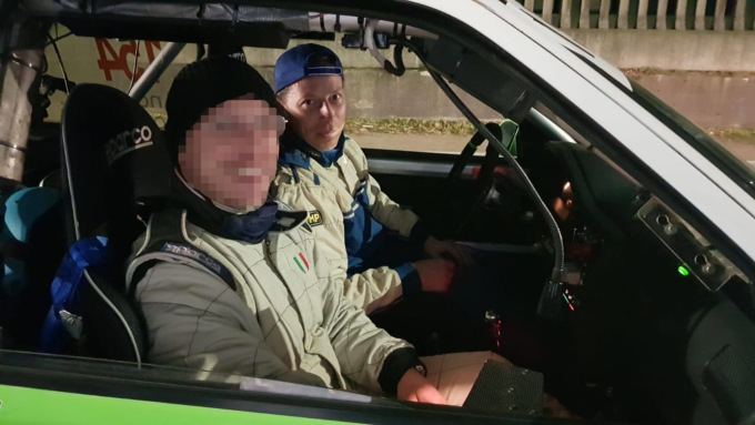 Shock sul Garda: il pilota di rally Ruben Andreoli uccide la madre a calci e pugni