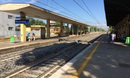 Tragedia sui binari tra Desenzano e Rivoltella: una persona è stata travolta da un treno