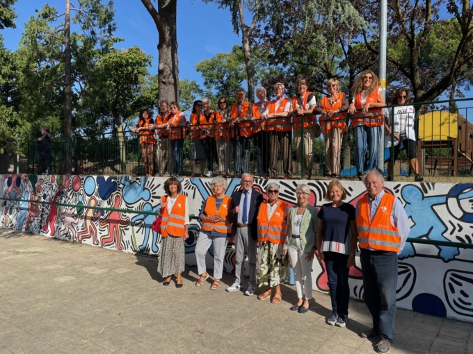 Gli angeli del bello riportano in vita il murales di Porta Vescovo