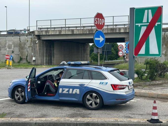 “Mi fa vedere cosa c’è nel baule”… e dall’auto spuntano chili di cocaina