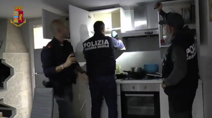 Sgominata rete di spaccio tra Verona, Mantova e Cremona grazie a un’agenda segreta
