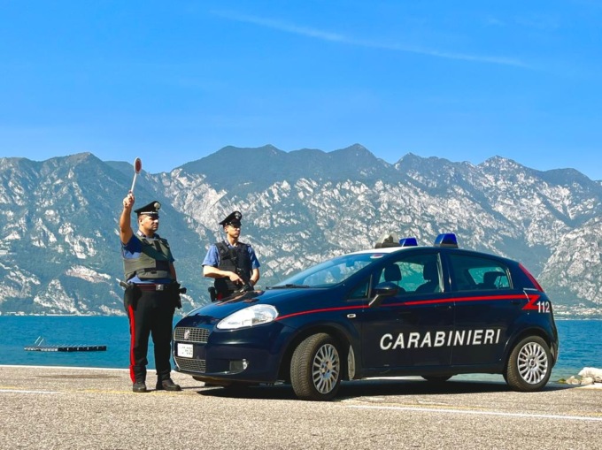 Sei patenti ritirate in soli due giorni: il pesante bilancio di un fine settimana di controlli