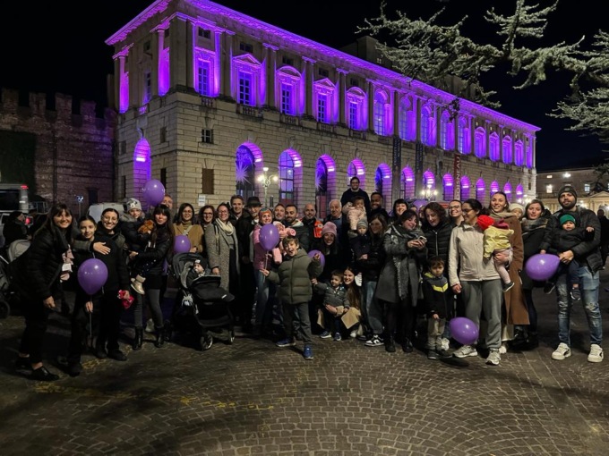Giornata della prematurità, a Verona la Gran Guardia si colora di viola per i bambini e le loro famiglie