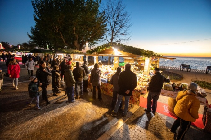 Villaggio di Natale, pattinaggio su ghiaccio e molto altro: le mille luci natalizie di Bardolino