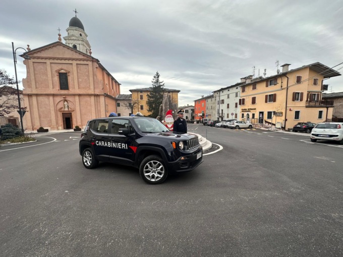 Casa infestata? No, era solo un ladro impacciato che, nel tentativo di fuggire, si è anche ferito