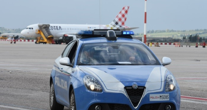 Fermato all’aeroporto di Verona con un passaporto rubato: era evaso dal carcere di Pescara