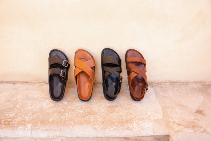 Come abbinare le sneaker in pelle da donna: guida completa