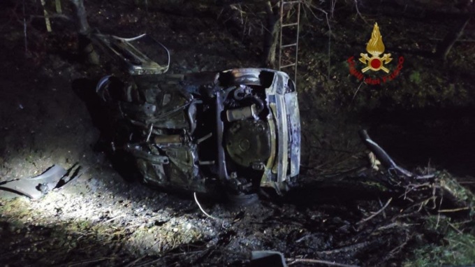 Frontale a Montecchia di Crosara: 31enne indiano carbonizzato nella sua auto, grave l’altra conducente