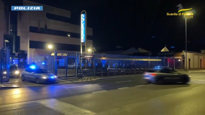 Scoperto traffico d’armi e prostituzione nel Veronese: 8 arresti