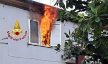 Casa divorata dalle fiamme a Sant'Ambrogio di Valpolicella, tra gli intossicati anche due minori