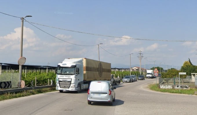 Incidente tra due auto lungo Strada dell’Alpo: sei feriti