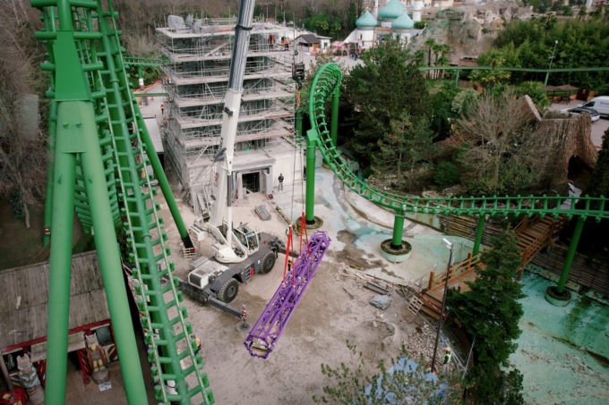 A Gardaland stanno installando una torre a caduta libera alta 25 metri