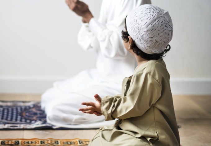 Bambino di 8 anni costretto al digiuno durante il Ramadan: il padre resta in carcere