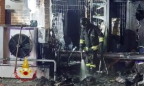 Il Trony di Affi prende fuoco nella notte: evacuati 70 ospiti del vicino hotel Garda
