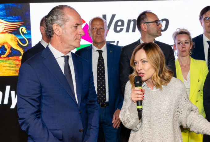 Meloni: da Verona doppio schiaffo… alla Lega del Veneto (su terzo mandato e autonomia)