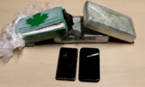 Nasconde 3kg di cocaina in auto, la vendita avrebbe fruttato 300mila euro