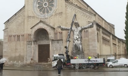 Papa Francesco sarà accolto a Verona da una statua di Cristo alta 10 metri e formata da persone che si abbracciano