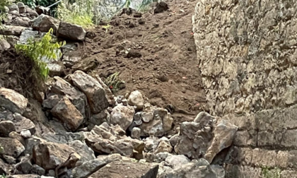 Frane sulle colline di Avesa, quattro famiglie rimangono isolate