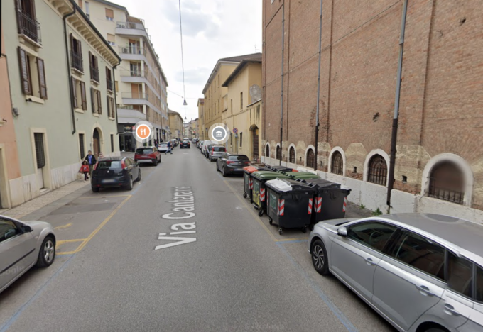 Si addormenta in un cassonetto e finisce in un camion compatta-rifiuti, salvato da un addetto di Amia