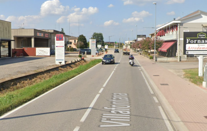Auto e moto si scontrano a Villafontana, grave un 30enne