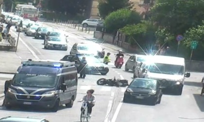 Incidente auto-moto in via Fincato, centauro in codice rosso in ospedale