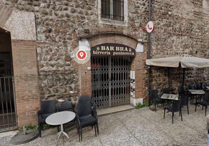 23enne adescata sui social e aggredita da baby gang al femminile in pieno centro: era un’imboscata