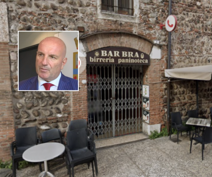 23enne aggredita in centro, la baby gang al femminile verso un Daspo urbano