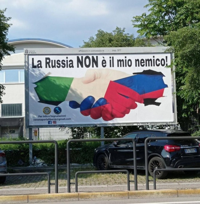 Manifesti affissi a Verona: “La Russia non è mio nemico”
