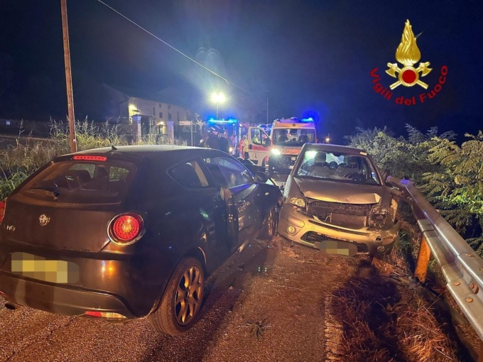 Scontro tra due auto lungo la SP28 a Valeggio Sul Mincio, due morti e due feriti