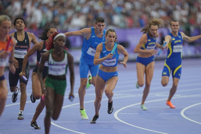 Olimpiadi Parigi 2024, la veronese Anna Polinari porta gli azzurri alla finale 4×400 mista