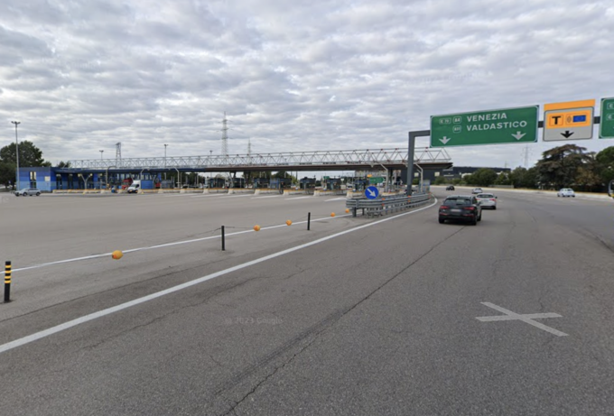 Due incidenti in autostrada lungo l’A4 e l’A22: il bilancio è di 7 feriti