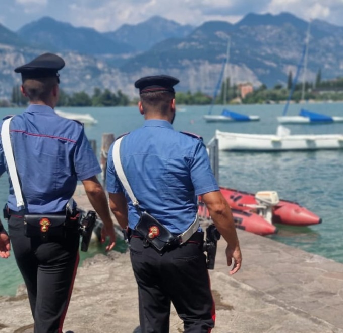 Controlli sulla movida del Lago di Garda, 20enne beccato con 50 grammi di hashish