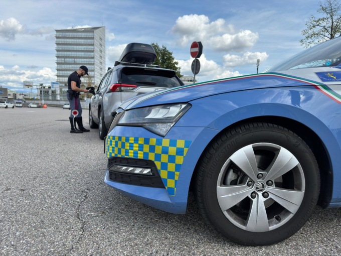 Scoperti in A4 con 7 kg di cocaina in auto, scatta l’arresto per due ventenni