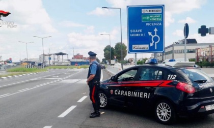 Entravano in casa di anziane over80, le minacciavano con un coltello e le portavano via oro e denaro