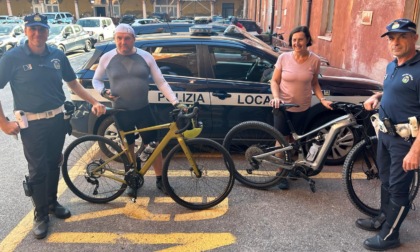 A rubare le bici in piazza sono i soliti tossici... ma con le elettriche il "business" del furto si impenna